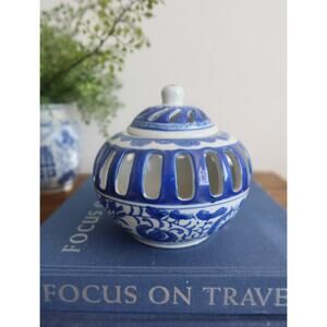 Vintage Blue & White Chinoiserie Ceramic Potpourri Votive Decorative Jar